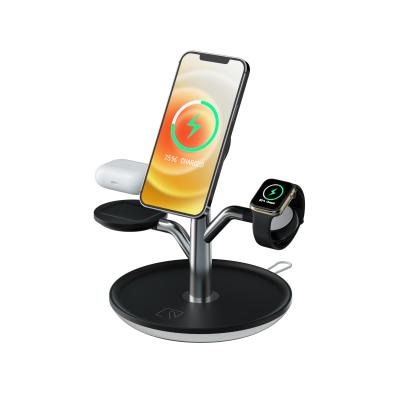 Chine High Quality Smart Watch 4 in 1 Wireless Charging Office Mat 3 in 1 Wireless Charger Station Table Lamp with Wireless Charging à vendre