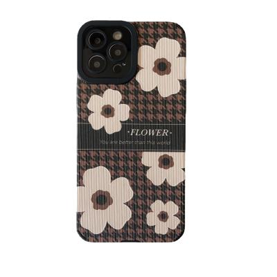 China Shockproof Brown Houndstooth Flowers Phone Case For iPhone 13 12 11 pro XS Max Max Back Cover XR x 8Plus 7Plus Fashion Silicone Coque for sale