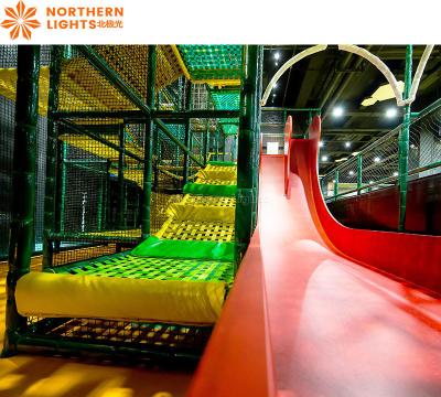 China Commercieel op maat gemaakt trampoline park familie-entertainmentcentra avontuurpark Te koop