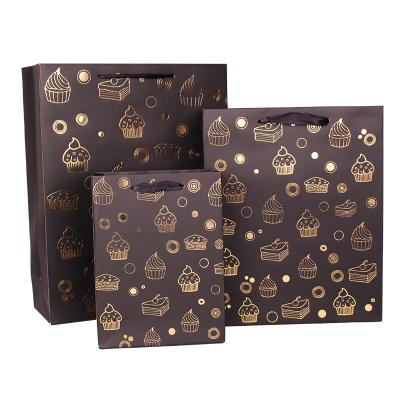 China Recyclable Wholesale Custom Printed Black Paper Shopping Bag Birthday Party Gift Bag for sale