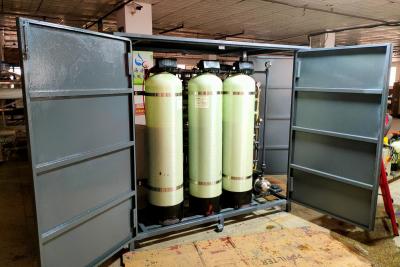 China Small Water Treatment Plant Reverse Osmosis System With Cover for sale