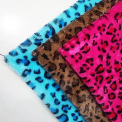 China Free Sample Custom Style Shrink-Resistant Knit Polyester Fleece Velvet Fabrics Leopard Printed for sale