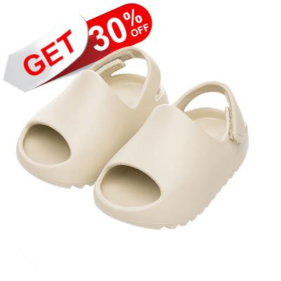 China Arch Support Fashion Trend Kids EVA Outdoor Sandals Slippers Infant Kids Bathroom Slides Slippers for sale