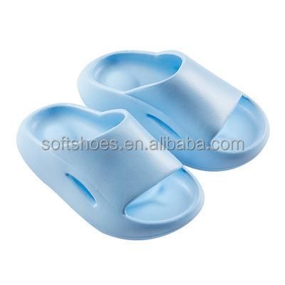 China New Fashion Trend Candy Girls Boys Thick Bottom Arch Support Sandals Color Slides Baby Kids Slippers for sale