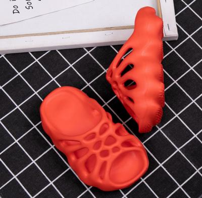 China 2021 fashion trend bathroom summer fashion skull Eva home women's slippers arch support new deep soled indoor couple slippers for sale