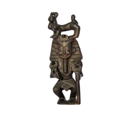 China Ancient cultural crafts of Americas Mayan culture works pretty and high iron statue stone animals on the upper iron stone statue for sale