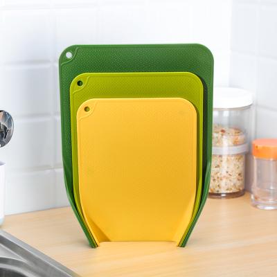 China Eco-Friendly Sustainable Plastic Chopper Tool Multifunctional Kitchen Cutting Board for sale