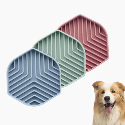 Chine Pet Silicone Traiter Chien Lit Mat Avec Suction Lent Bocal d'Alimentation Pour Pet Stocked à vendre