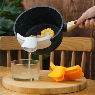 China Round Mouth Deflector Funnel Silicone Anti-spill Duckbill Drain Pans for Kitchen Gadgets for sale