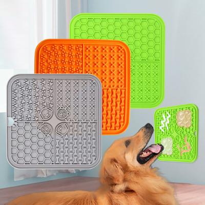 China Dogs' Favorite 20*20CM Silicone Pet Lick Mat with Suction Cup and Sustainable Design for sale