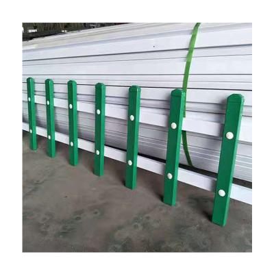 China Factory Direct Sale Galvanized Pipe Barrier Barrier Traffic Guardrail With White Green Color for sale