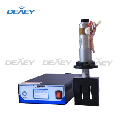 China 20khz Hotels Analog Ultrasonic Welding Generator 2600watts Ultrasonic Generator for sale