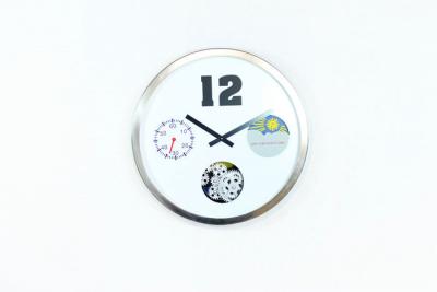 China Classical Seconds Metal Gear Clock , Round Simple Clocks for sale