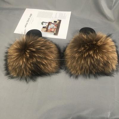 China Luxury Anti-Smell Raccoon Fur Slippers Ladies Adult Kid Hairy Slipper With Logo for sale