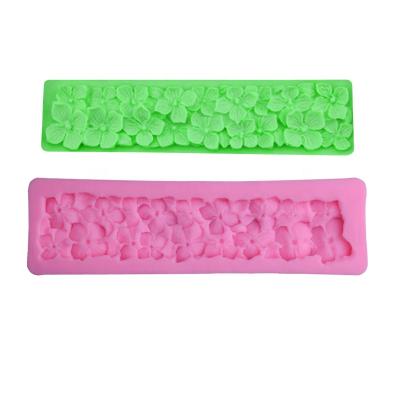 China Viable Silicone Four Leaf Clover Border Pattern Cake Mold Lace Up Sugar Chocolate Fondant Molds For Cake Decorating for sale