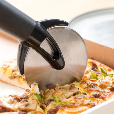 China Hot Selling PS+ABS+430S/S+TPR Amazon Stainless Steel Pizza Skin Pizza Cutter Knife Manual With PP Handle for sale