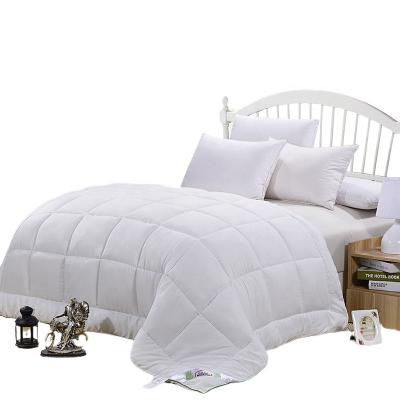 China Natural Hot Selling Super Soft Polyester Microfiber Comforter With Fiber for sale