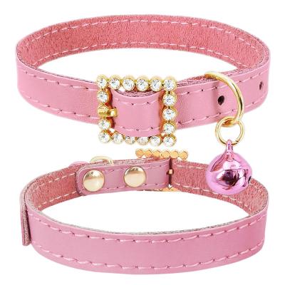 China New Real Viable Single Cat Cowhide Pet Cat Collars Anti-Clogging Collars Available With Bells for sale