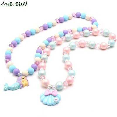 China FASHIONABLE Colorful Style Kids Elastic Girls Beads Necklace With Shell Pendant Children Baby Beaded Cute Necklace Handmade Jewelry for sale