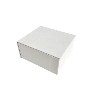 China Jewelry Packaging Custom White Texture Leather Paper Cardboard Magnetic Jewelry Packaging Box for sale