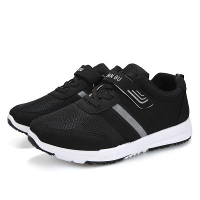 China Anti-odor men and women in the same breathable anti-slip wear new products old man comfortable walking shoes for sale