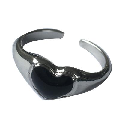 China 2021 Romantic New Trendy Engagement Gift Love Heart Shape Jewelry Black Enamel Brass Ring for sale