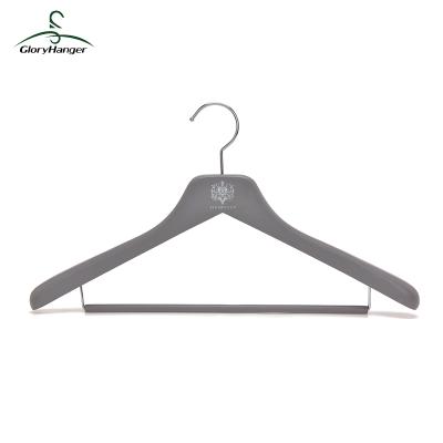 China Wholesale Anti-Slip Wooden Wide Shoulder Coat Suit Hanger With Pants Around Bar for sale