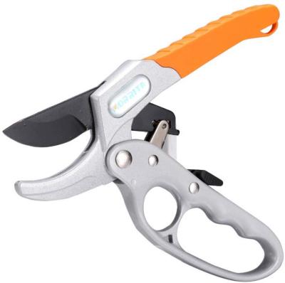 China Handle Ratchet Hand Shears Anvil Anti-Slip Garden Clippers Tree Trimmers Pruners for sale