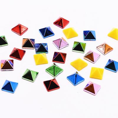 China Low Price Plastic High Quality Custom ABS Pyramid Rivet Bag Garment Plastic Rivet for sale