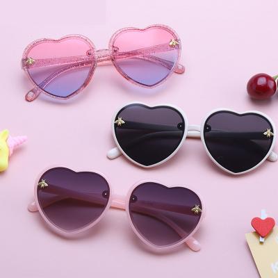 China Fashion Sunglasses Fashion Brand Heart Children Sunglasses Kids Retro Cute Cartoon Pink Sun Glasses Party Sunglasses Eyewear for sale