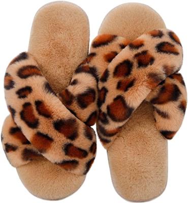 China CUSHIONING Winter Slippers Leopard Print Fuzzy Faux Fur Cross Band Plush Slide Home Slippers Wholesale For Women for sale