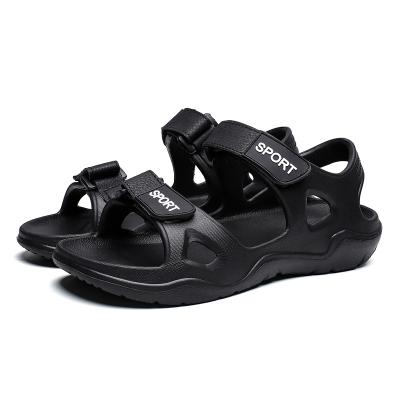 China 2022 New Fashion Anti-odor Men Slippers Black EVA Sandals Anti-skid Sandals Beach Sandals For Men for sale