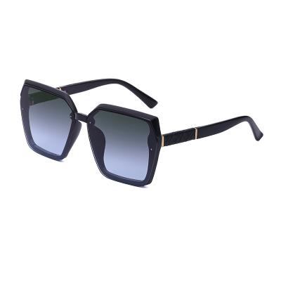 China Around 2021 New Sunglasses Women Fashion Design Sunglasses Big Frame Sunglasses for sale