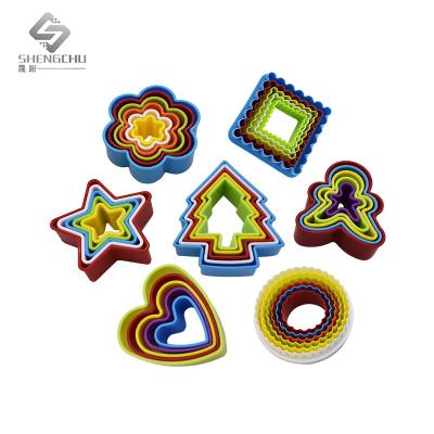 China Viable Custom Baking Tools With 3D Star Flower Christmas Tree Round Shape Square Colorful Plastic Cookie Cutter Set for sale