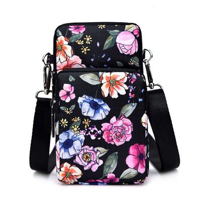 China Water Proof Style Mini Cross Body Shoulder Bags Wrist Wallet Coin The New Clip Water Proof Phone Bag For Women for sale