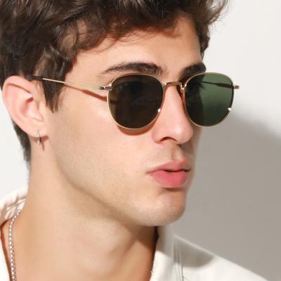 China Fashion sunglasses 2021 retro fashion sunglasses wholesale unisex metal frame gold round vintage sunglasses for sale