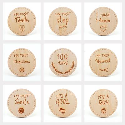 China Europe 2021 Hot Newborn Gift Idea Engraved Wooden Monthly Milestone Chips Baby Milestone Cards Party Props for sale