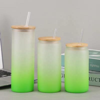 China New Arrivals Disposable Wholesale Sublimation 16/20/25 Ounce Color Glass Gradient Lid Drinking Water Cup Frosted Bamboo Straight Glass Tumbler for sale