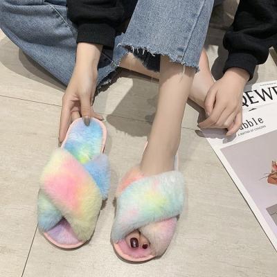 China Hot Selling Fashion Trend Low Heel Fur Women Slippers Cute Indoor Fluffy Fashion Pantuflas for sale