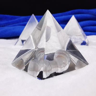 China Europe Hot Sale Pharaoh's Egyptian Pyramid Crystal Paperweight Souvenirs Gift for sale