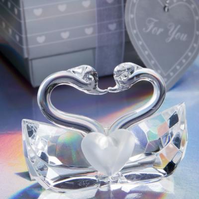 China Beautiful Crystal Glass Clear Swan Wedding keepsake Crystal Wedding Gifts For Birthday Guests from Europe for sale