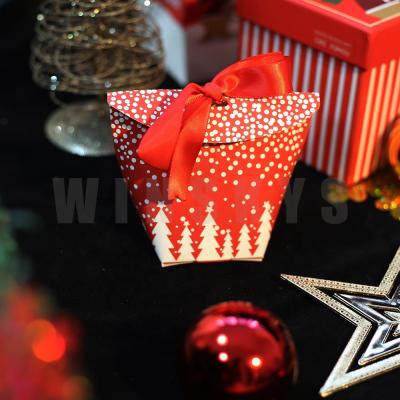 China Recyclable Hot Sale Pillow Santa Candy Cardboard Folding Paper Christmas Eve Paper Gift Box For Cake Treat Cookie for sale