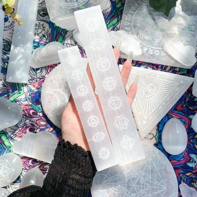 China Europe Natural Carved Selenite Crystal Charging Plate Satin Spar 7 Chakra Cleanse Crystals Slab Selenite Etched Crystal Plate for sale