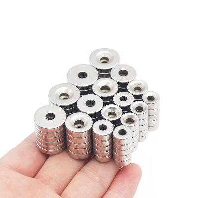 China Industrial Magnet Customizable Strong Neodymium Magnet Disc Magnet With Countersunk Hole Permanent Magnet for sale