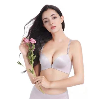 China Simple And Natural Comfortable Deep V Halter Full Plunge Breathable Deep V Cup Sports Bra For Women for sale