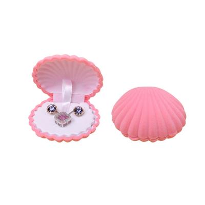 China Newest Hot Selling Shell Shape Velvet Jewelry Box Creative Christmas Gift for sale