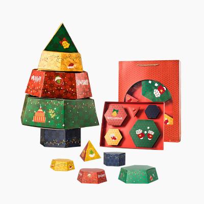 China Large Recycled Materials Creative Christmas Trees Modeling Portable Christmas Gift Bag Chocolate Candy Boxes Packaging Gifts Boxes Christmas Gift B for sale