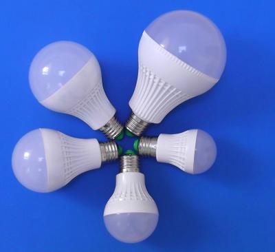 China 180 Degree Energy Saving LED Light Bulbs 9w / 12w 6000 Hours Pc Body for sale