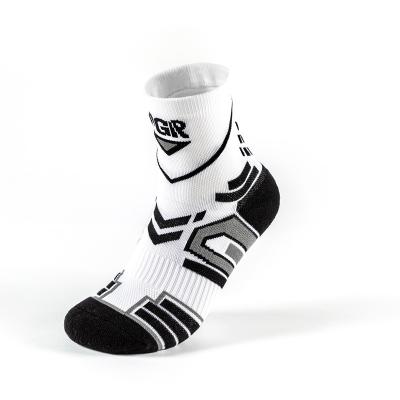 China Wholesale QUICK DRY Men's Elite Crew Basketball Socks Breathable Athletic Cotton Sports Socks for sale