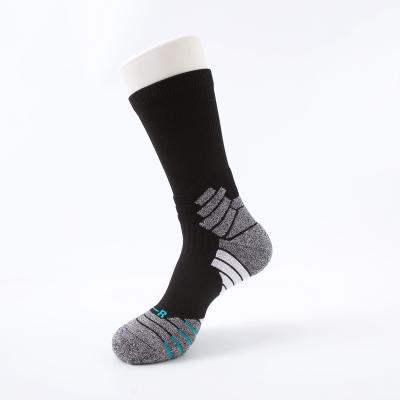 China Wholesale QUICK DRY Men's Elite Crew Basketball Socks Breathable Athletic Cotton Sports Socks for sale